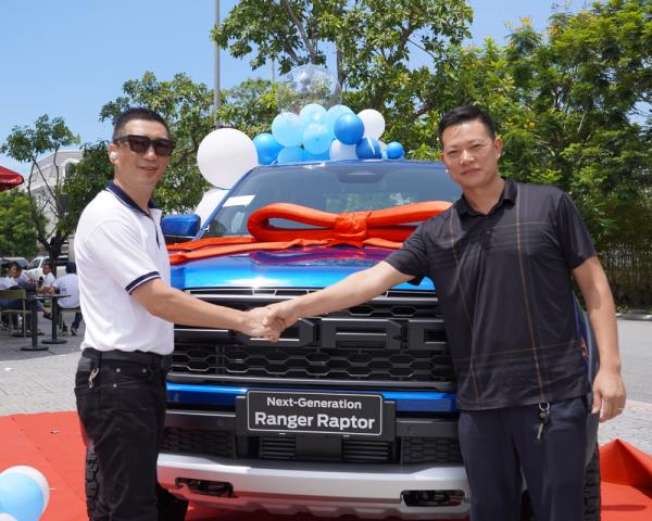 Chốt hàng hoạt Hợp đồng nóng tại sự kiện Ra mắt Ford Raptor Thế hệ mới và Lái thử các dòng xe Ford 