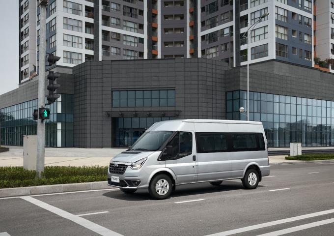 FORD TRANSIT MỚI 2022