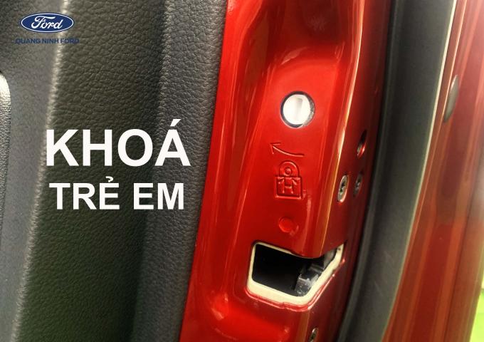 KHOÁ TRẺ EM TRÊN Ô TÔ KHÔNG PHẢI TÀI XẾ NÀO CŨNG BIẾT