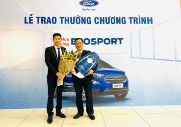 Trao tặng khách hàng giảI thưởng chương trình “mua Ecosport trúng Ecosport“