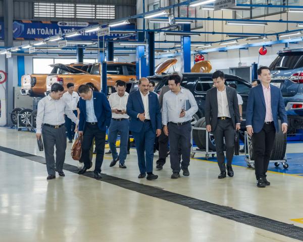 WELCOME FORD SENIOR EXECUTIVES DELEGATION TO VISIT QUANG NINH FORD